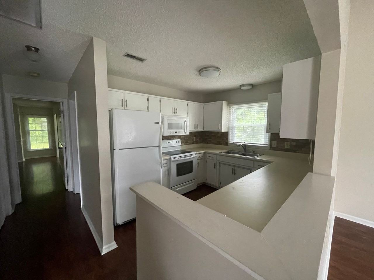 35B Mulberry Ln - Photo 5 of 14