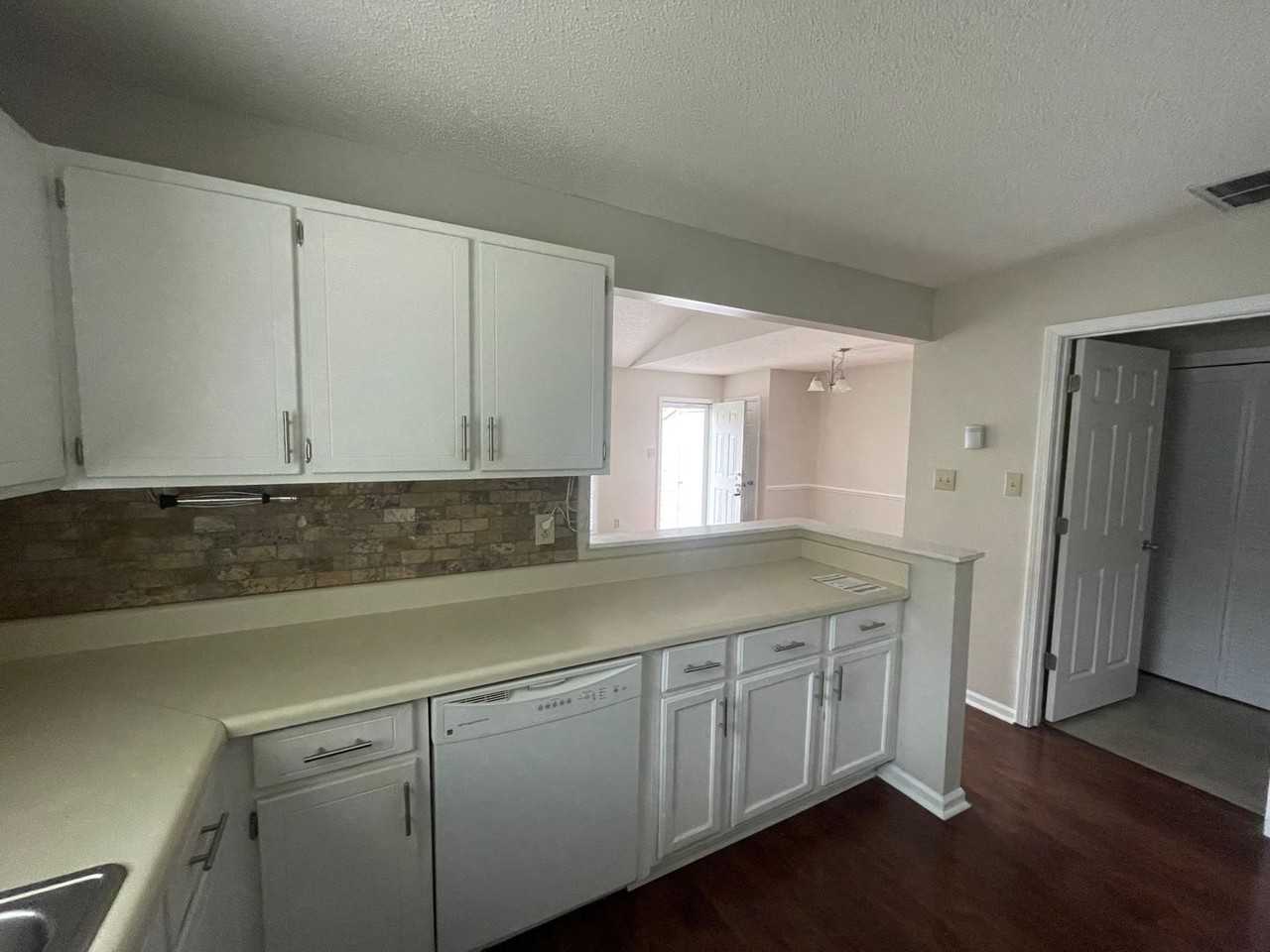 35B Mulberry Ln - Photo 6 of 14