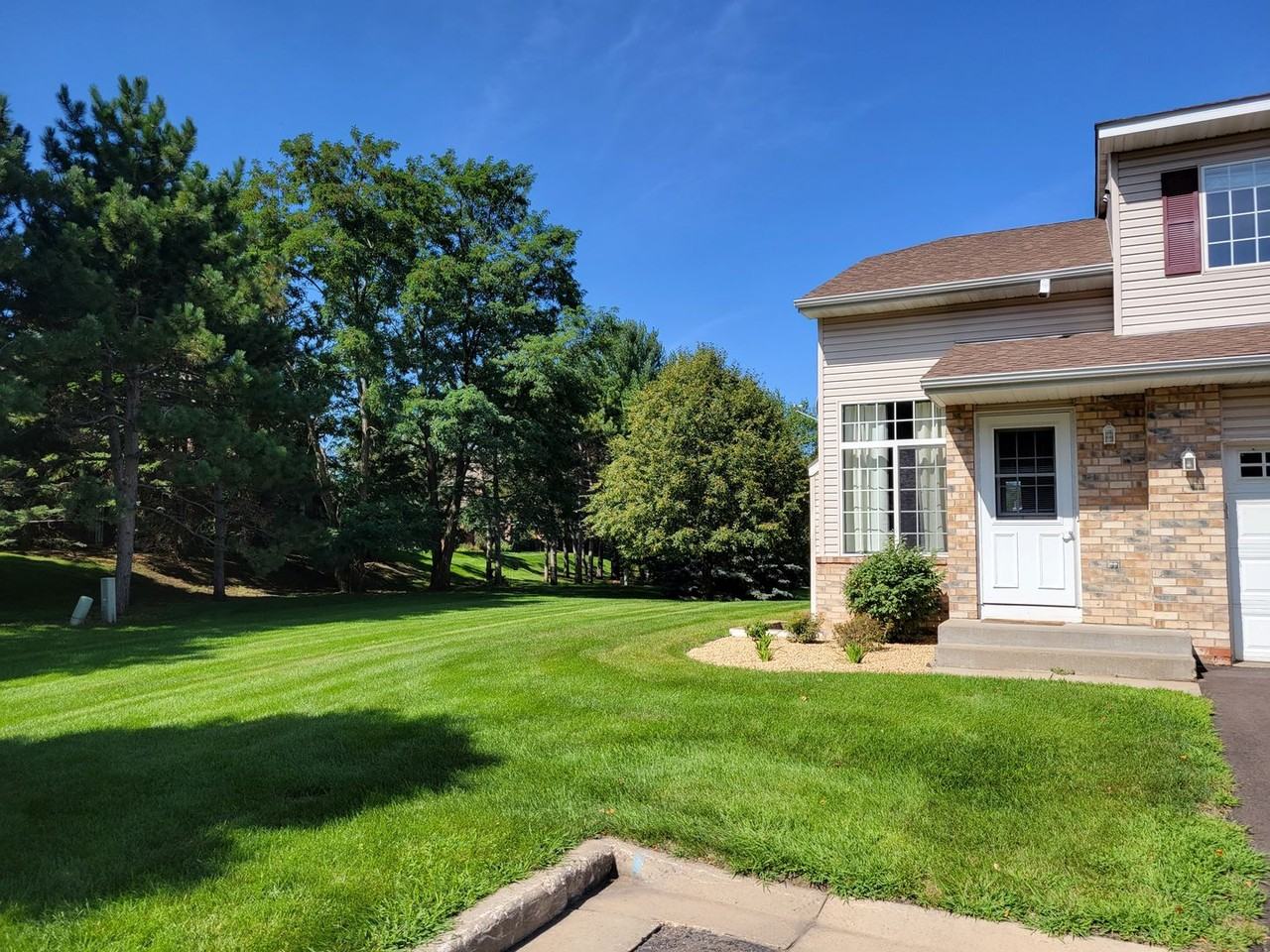 528 Spruce Dr - Photo 2 of 40