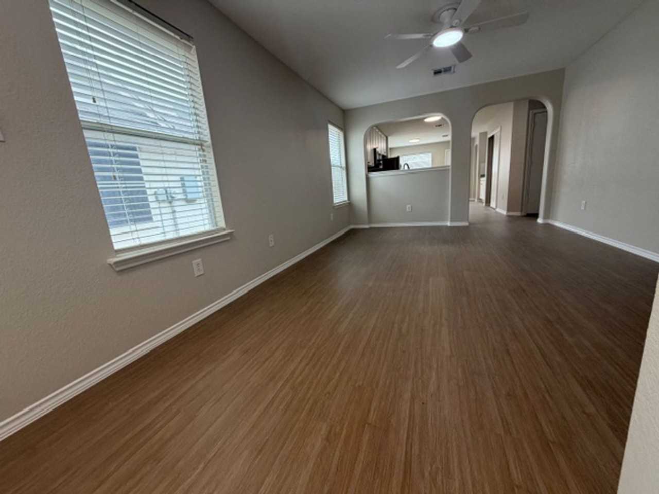 15209 Parrish Ln - Photo 2 of 20
