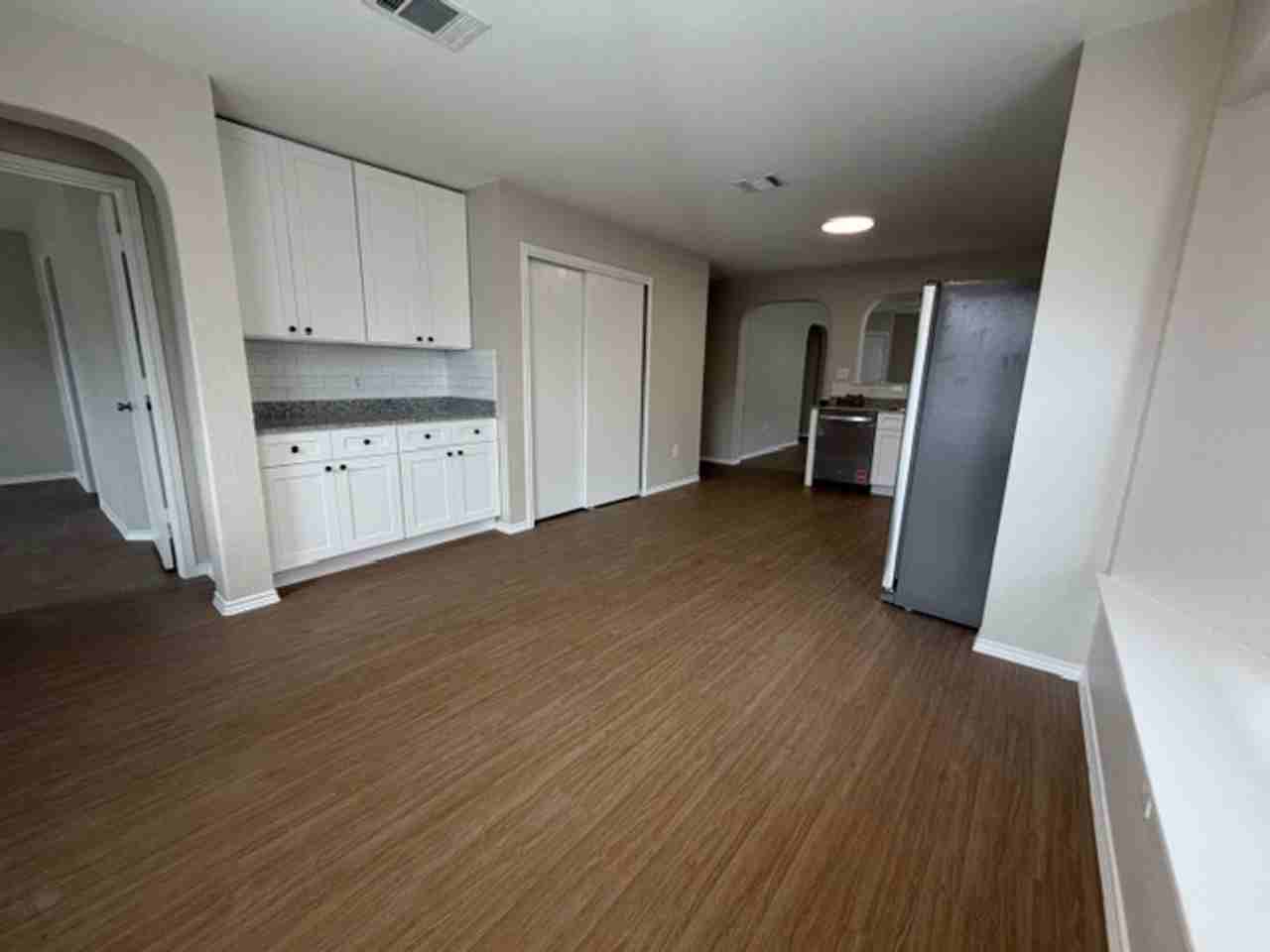 15209 Parrish Ln - Photo 6 of 20