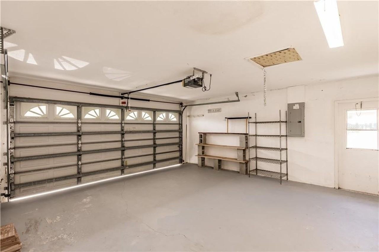 2431 Pinehurst St - Photo 3 of 34