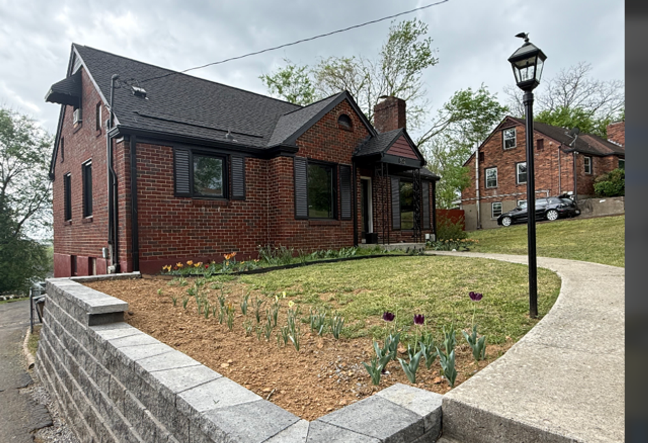 802 Potter Ln - Photo 3 of 19