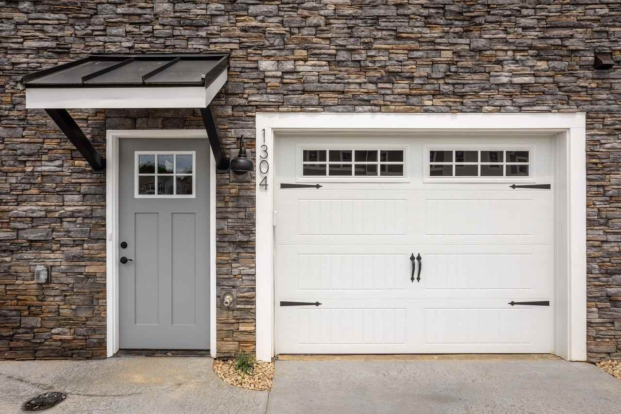 1304 Palomino Trl - Photo 2 of 41