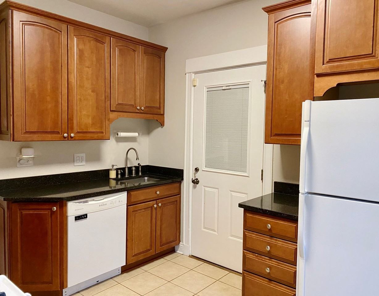 909 W Gordon Ter #1 - Photo 3 of 26