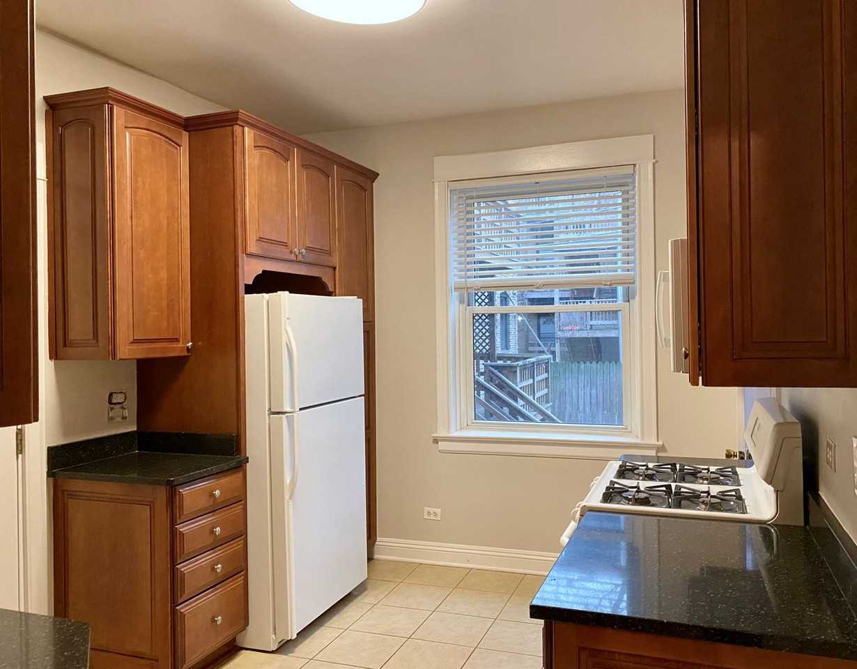 909 W Gordon Ter #1 - Photo 4 of 26