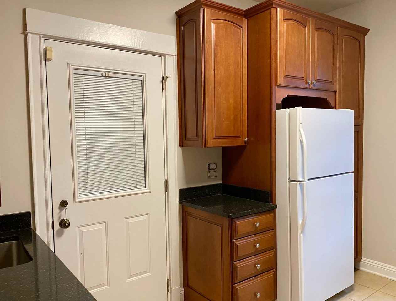 909 W Gordon Ter #1 - Photo 6 of 26
