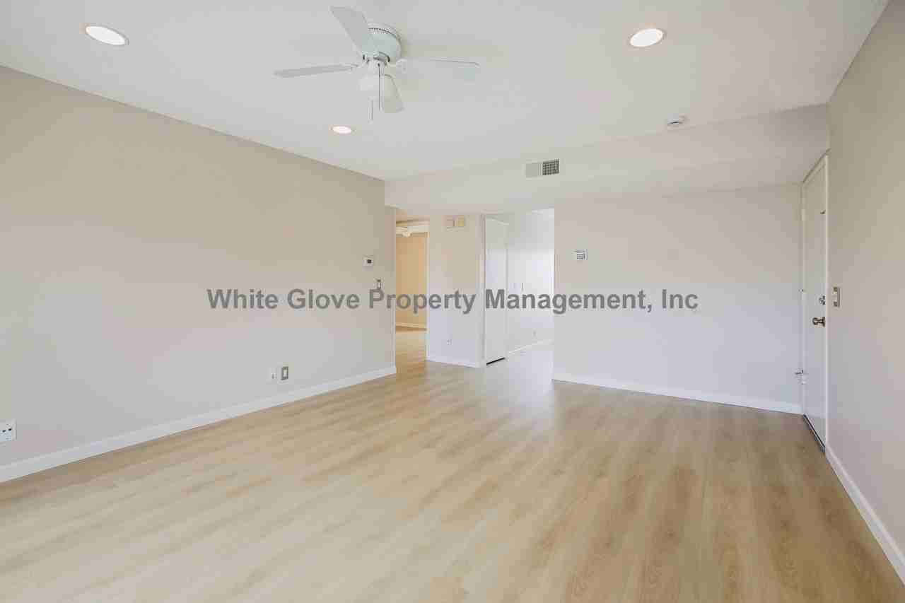 8561 La Salle St - Photo 4 of 16