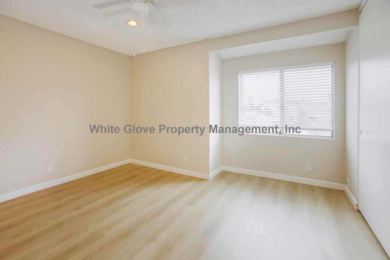 8561 La Salle St - Photo 7 of 16