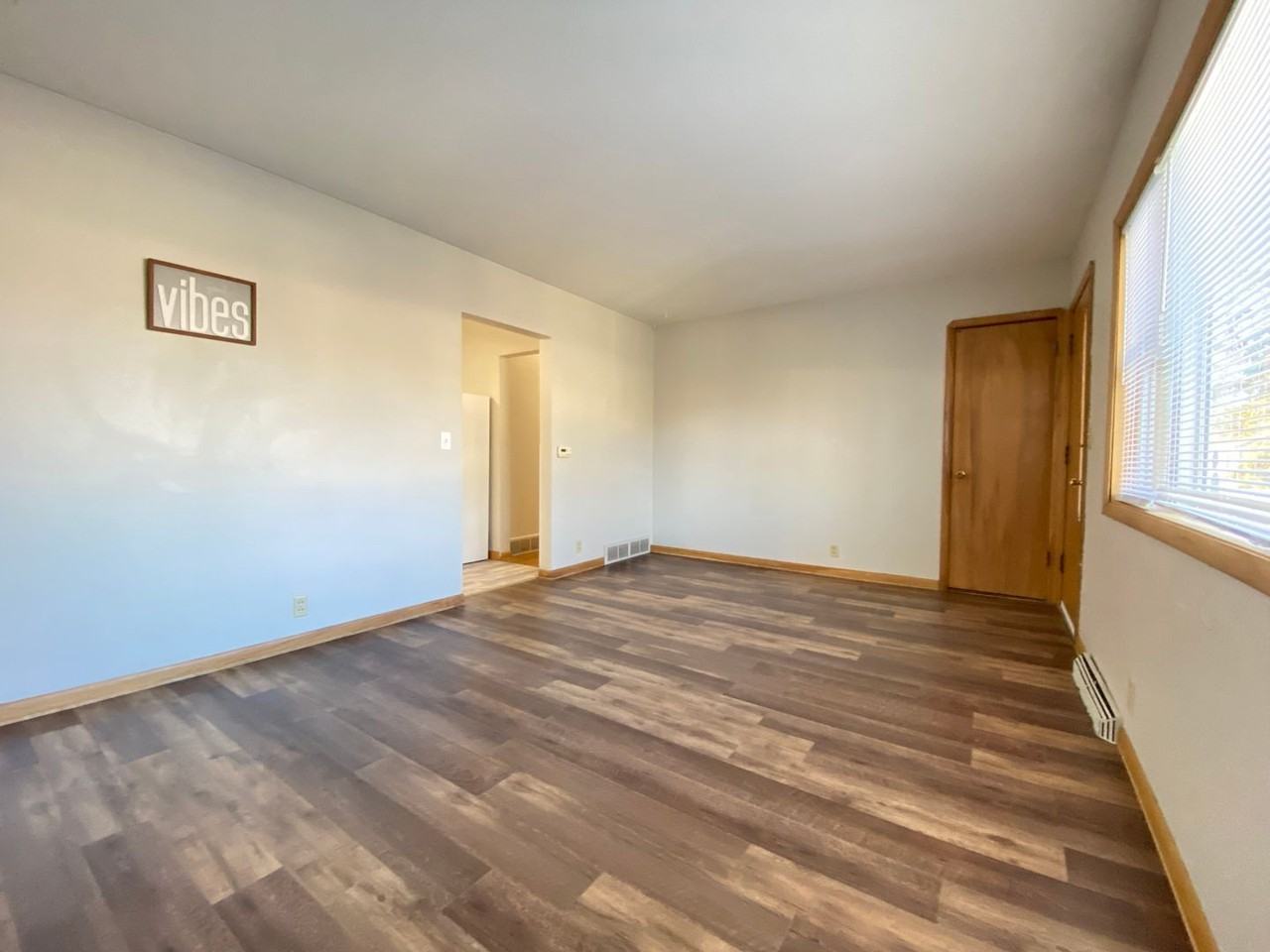 1122 Division St - Photo 3 of 20