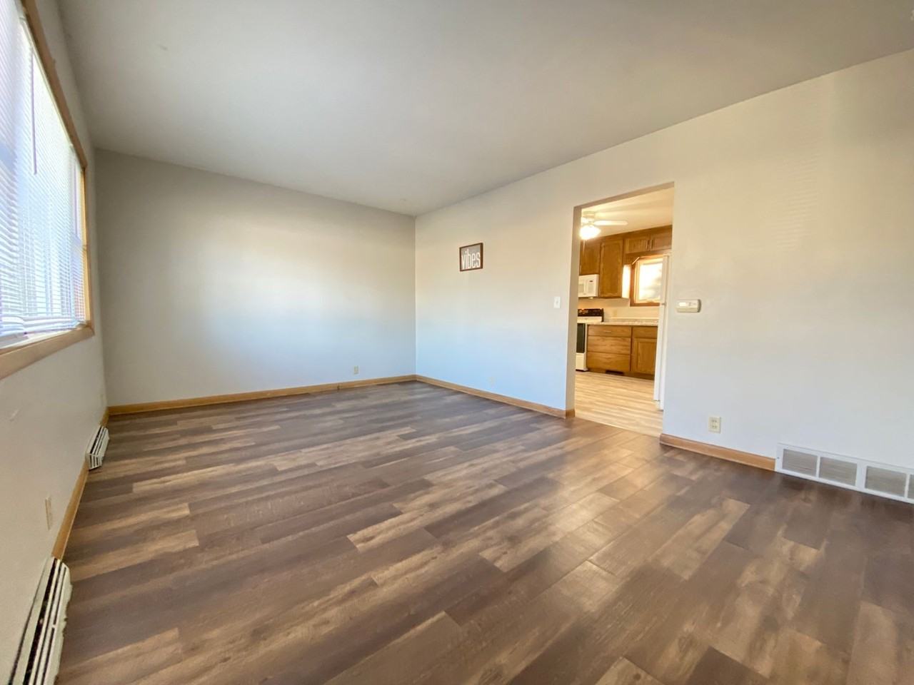 1122 Division St - Photo 4 of 20