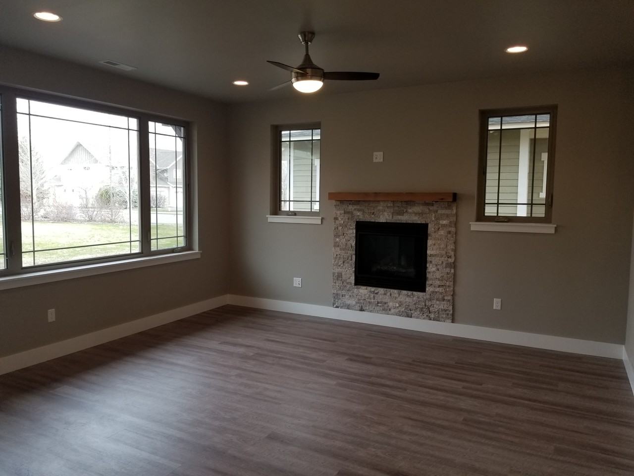 2661 Park Creek Ave #1 - Photo 3 of 4