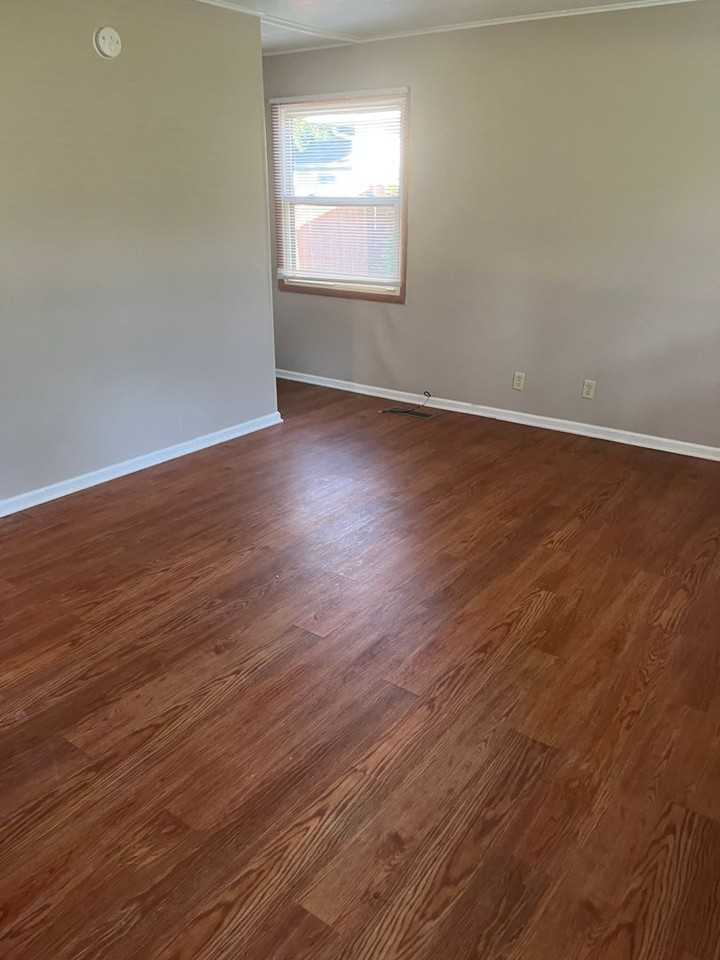 259 E Sunset Ln - Photo 3 of 15