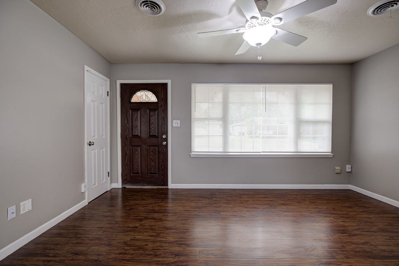 1208 Avondale Dr #1 - Photo 4 of 29