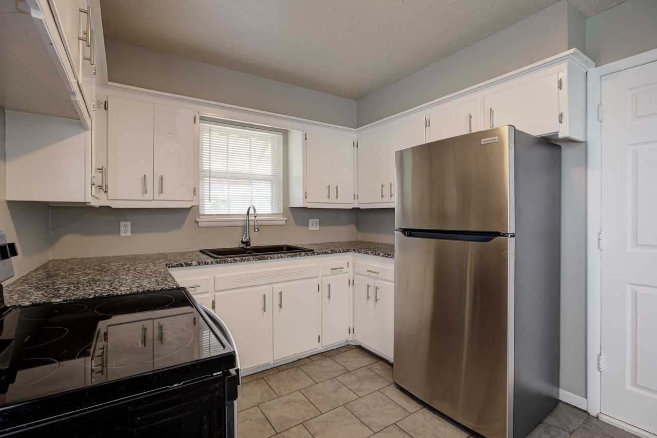 1208 Avondale Dr #1 - Photo 7 of 29