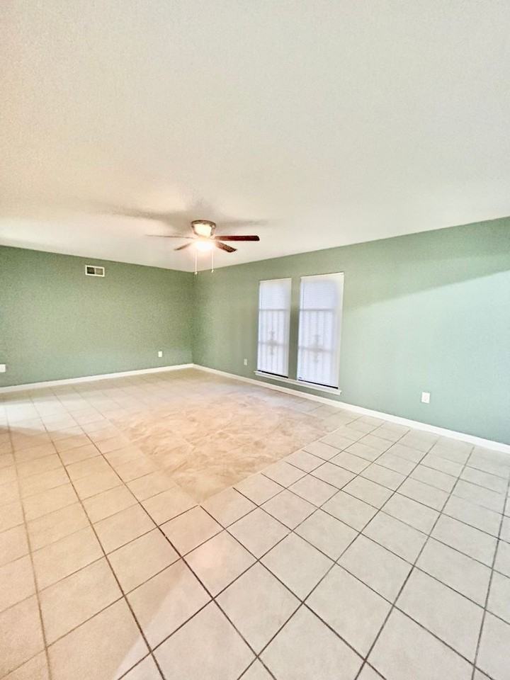 3801 Rainford Dr - Photo 3 of 12
