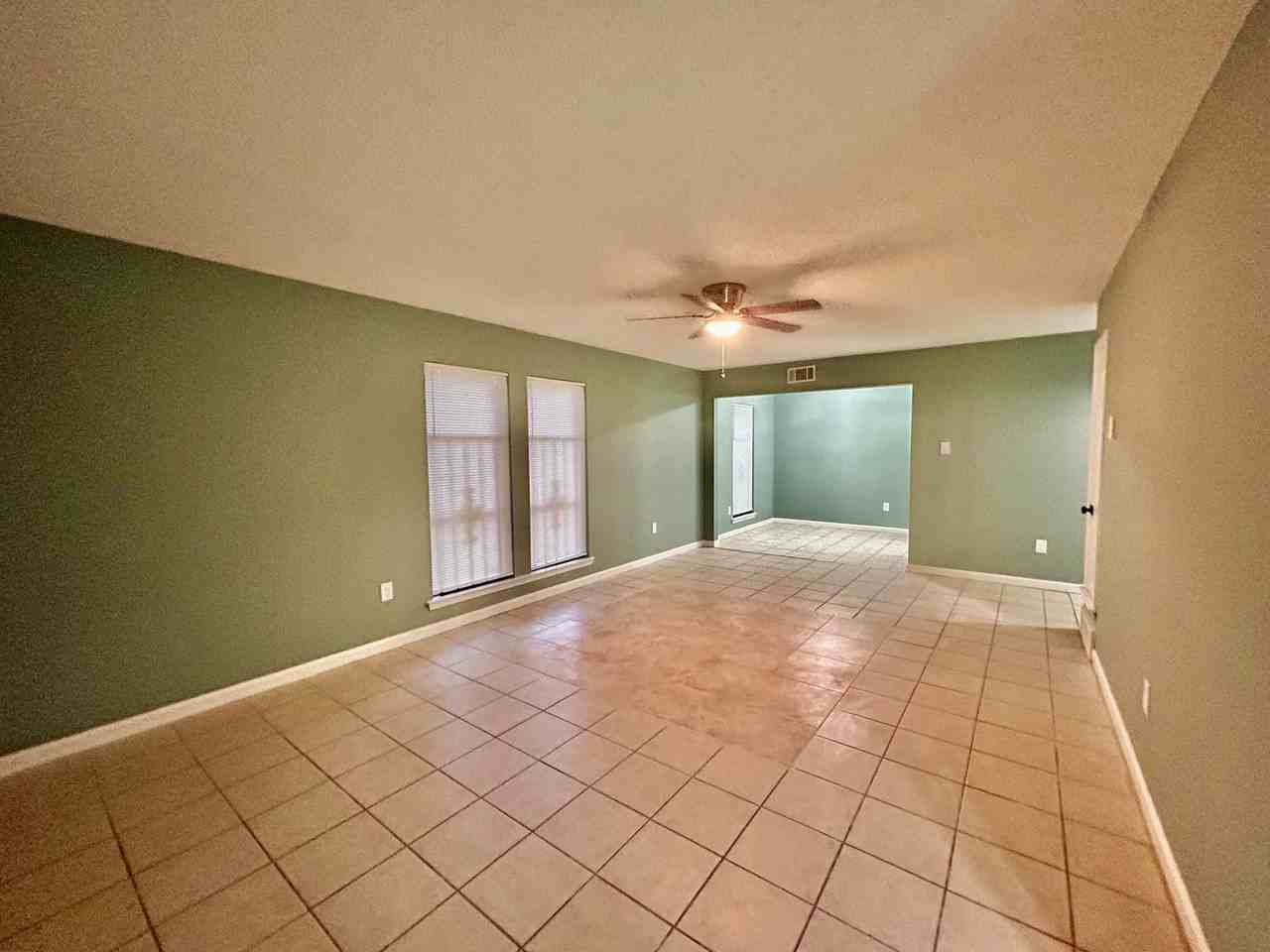 3801 Rainford Dr - Photo 4 of 12