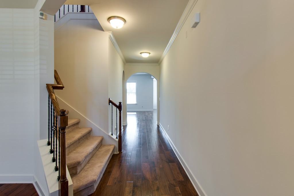 1205 Cressy Ln - Photo 2 of 27