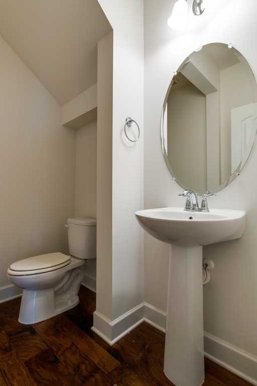 1205 Cressy Ln - Photo 6 of 27