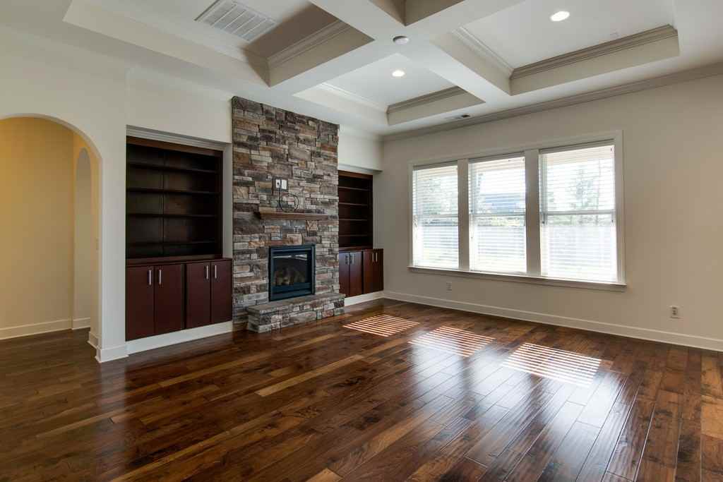 1205 Cressy Ln - Photo 7 of 27