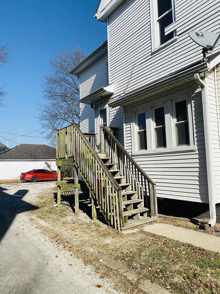 48 E Mechanic St - Photo 2 of 9