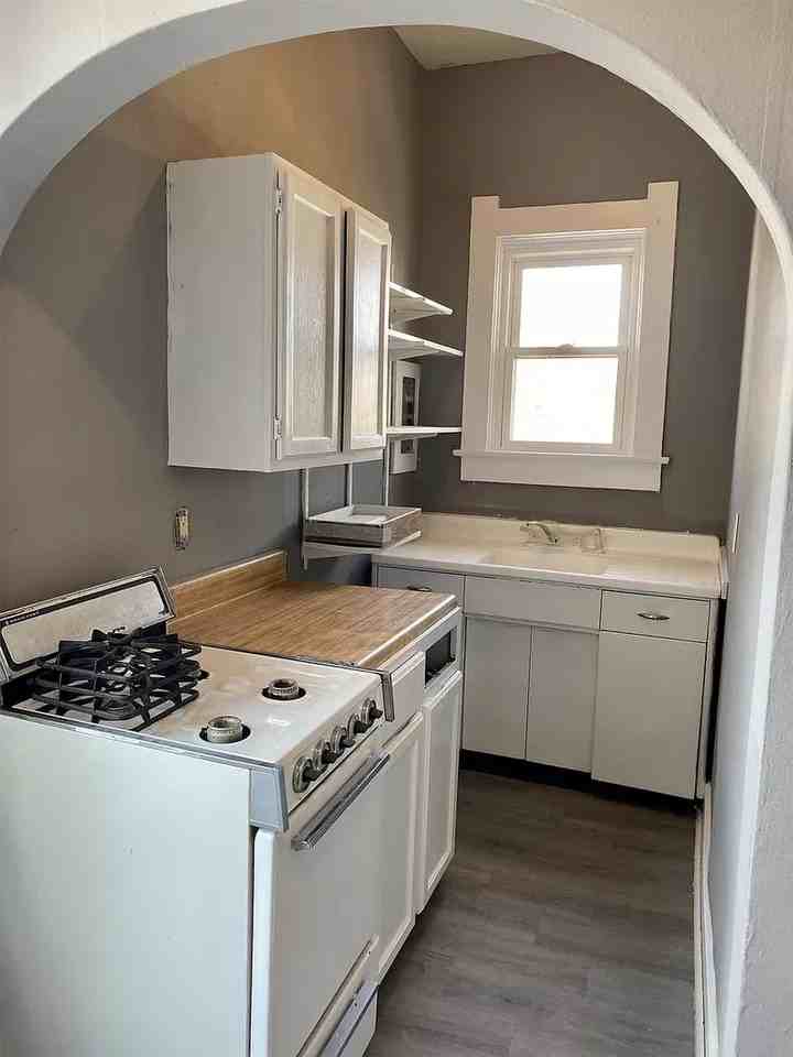 48 E Mechanic St - Photo 7 of 9