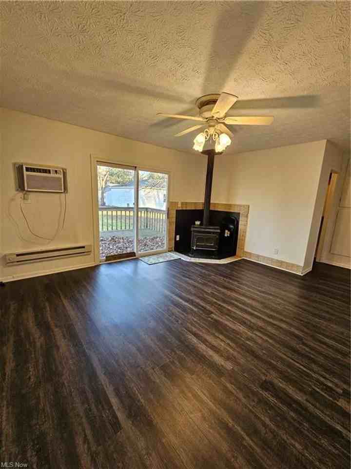 473 Deidrick Rd - Photo 4 of 17