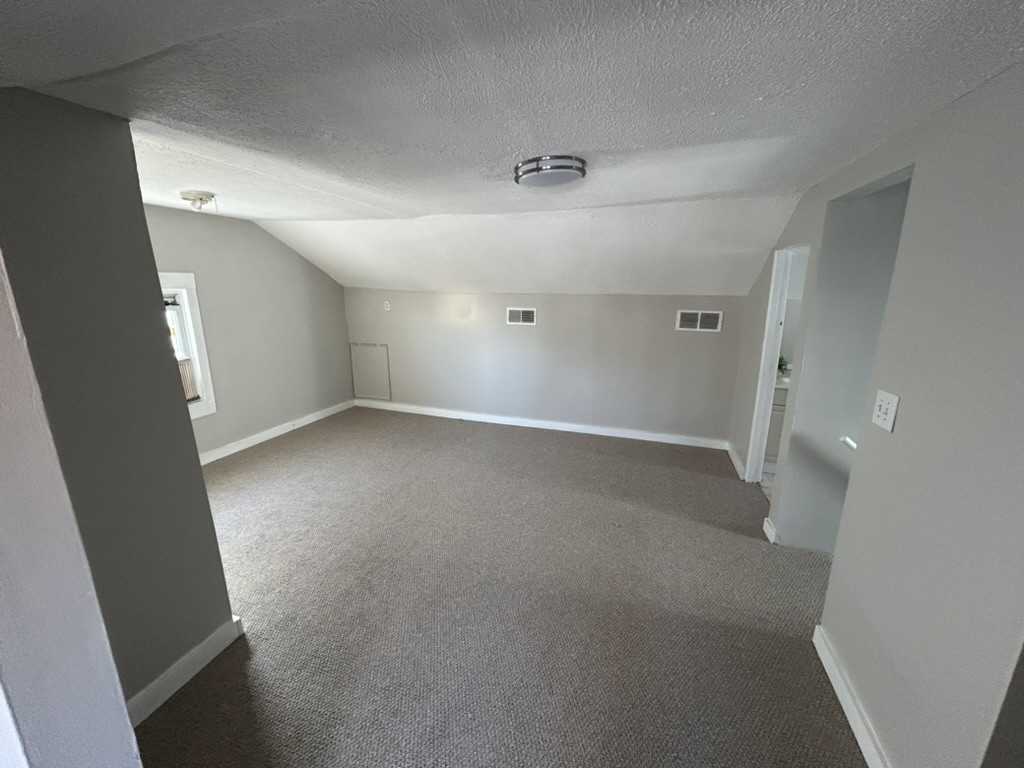 310 W Kenton St - Photo 5 of 12