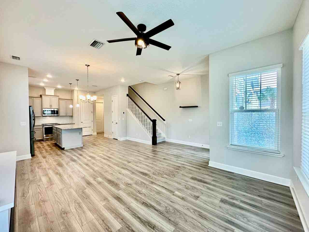 11477 Surfline Ct - Photo 2 of 24