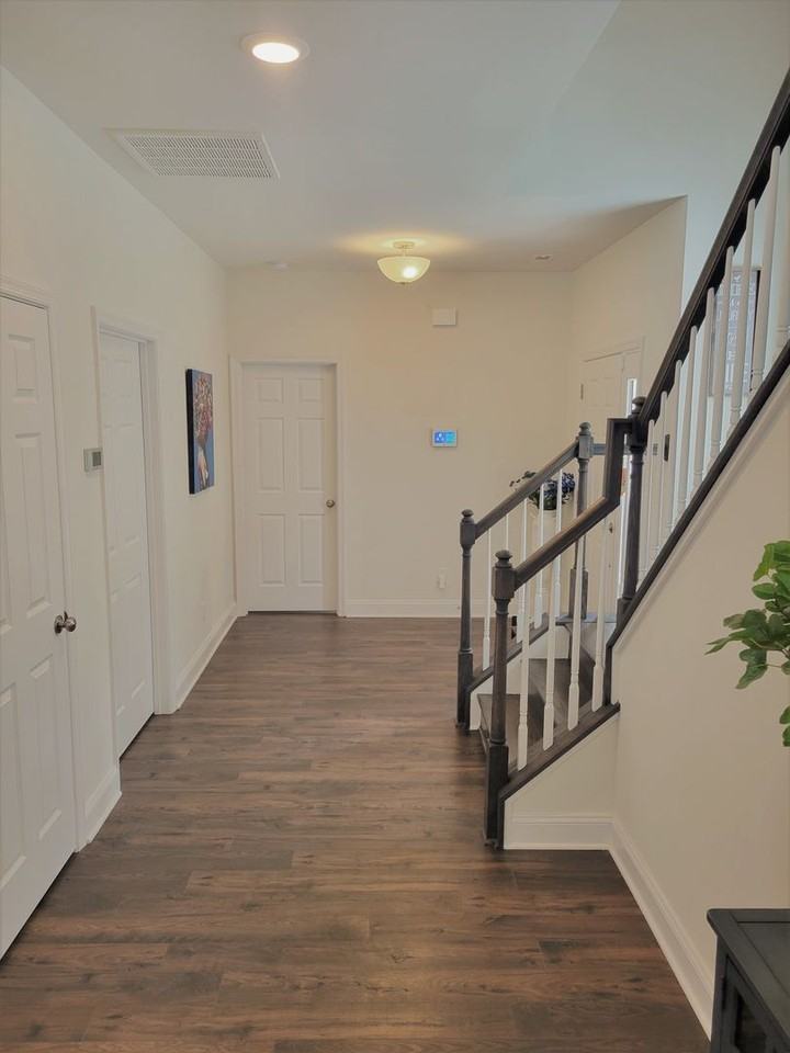 6904 Dunton Rd - Photo 2 of 24