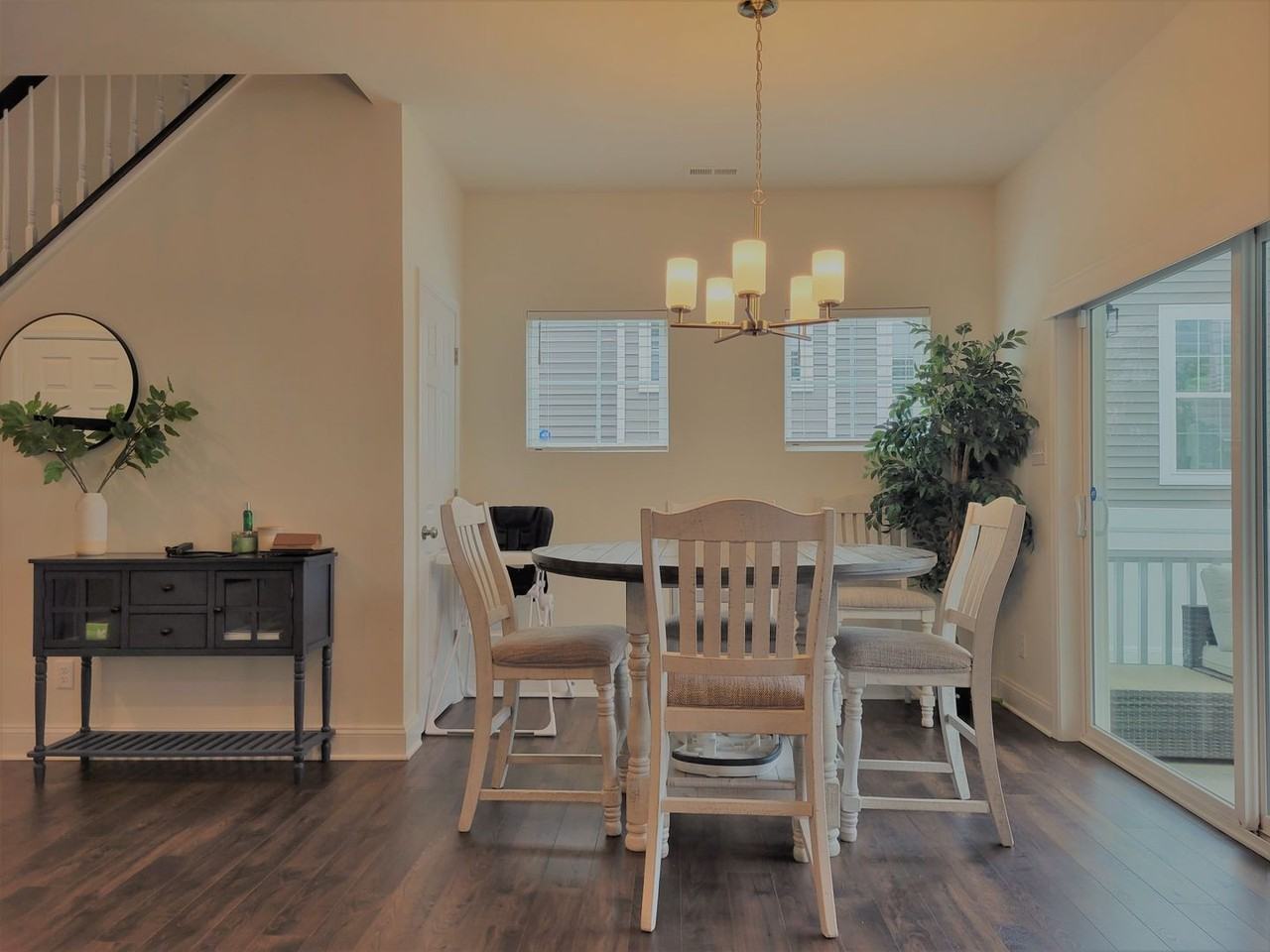 6904 Dunton Rd - Photo 4 of 24