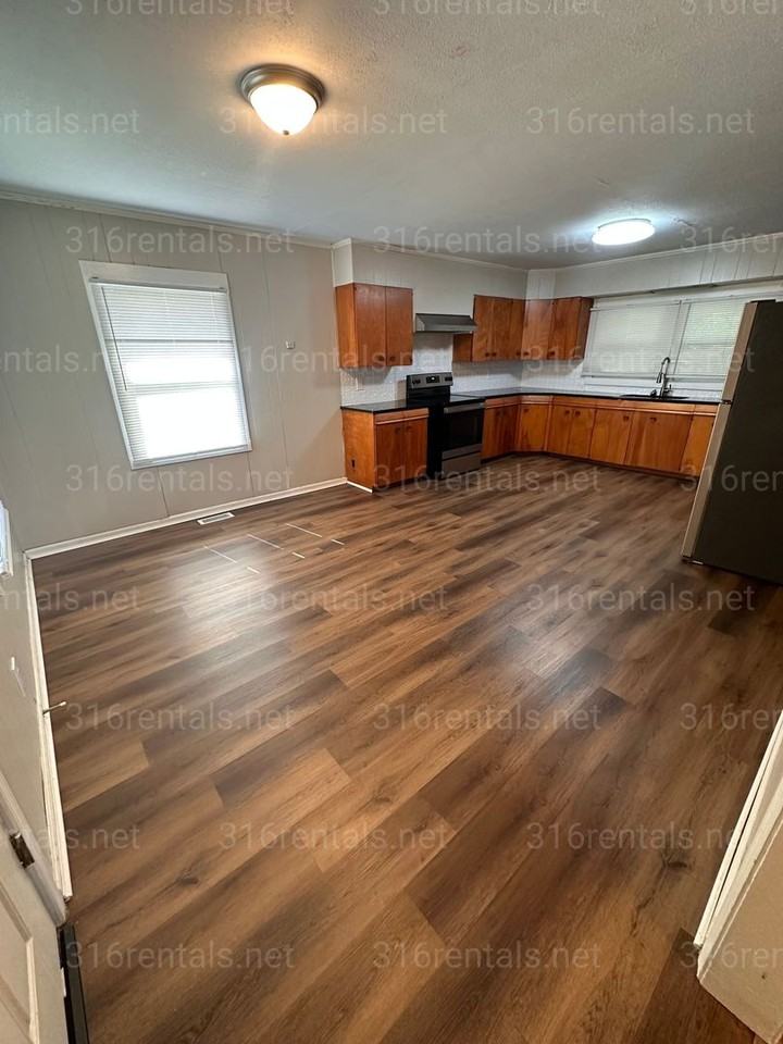 1315 N Oliver Ave - Photo 6 of 24