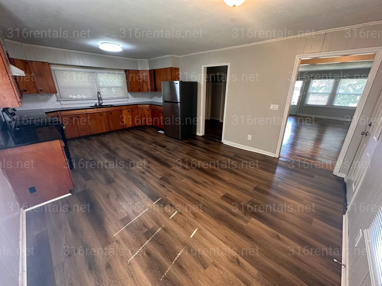 1315 N Oliver Ave - Photo 7 of 24