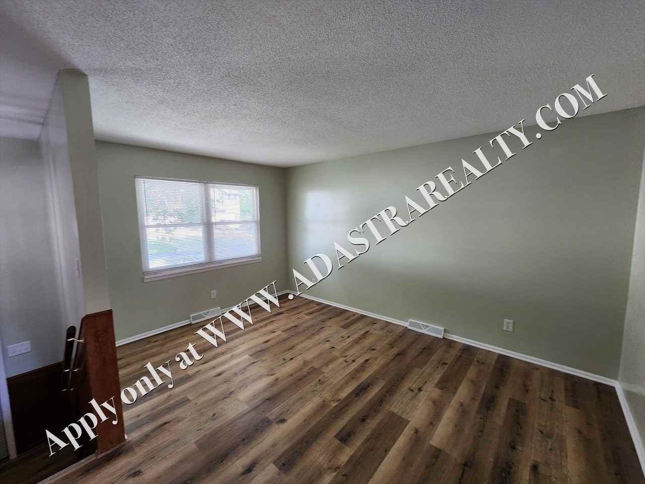 3012 N 155th Ter - Photo 7 of 23
