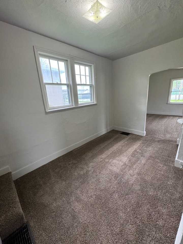 1405 S Anthony Blvd - Photo 3 of 8