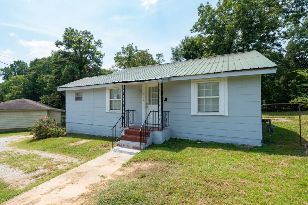 510 W Lake Dr - Photo 2 of 21