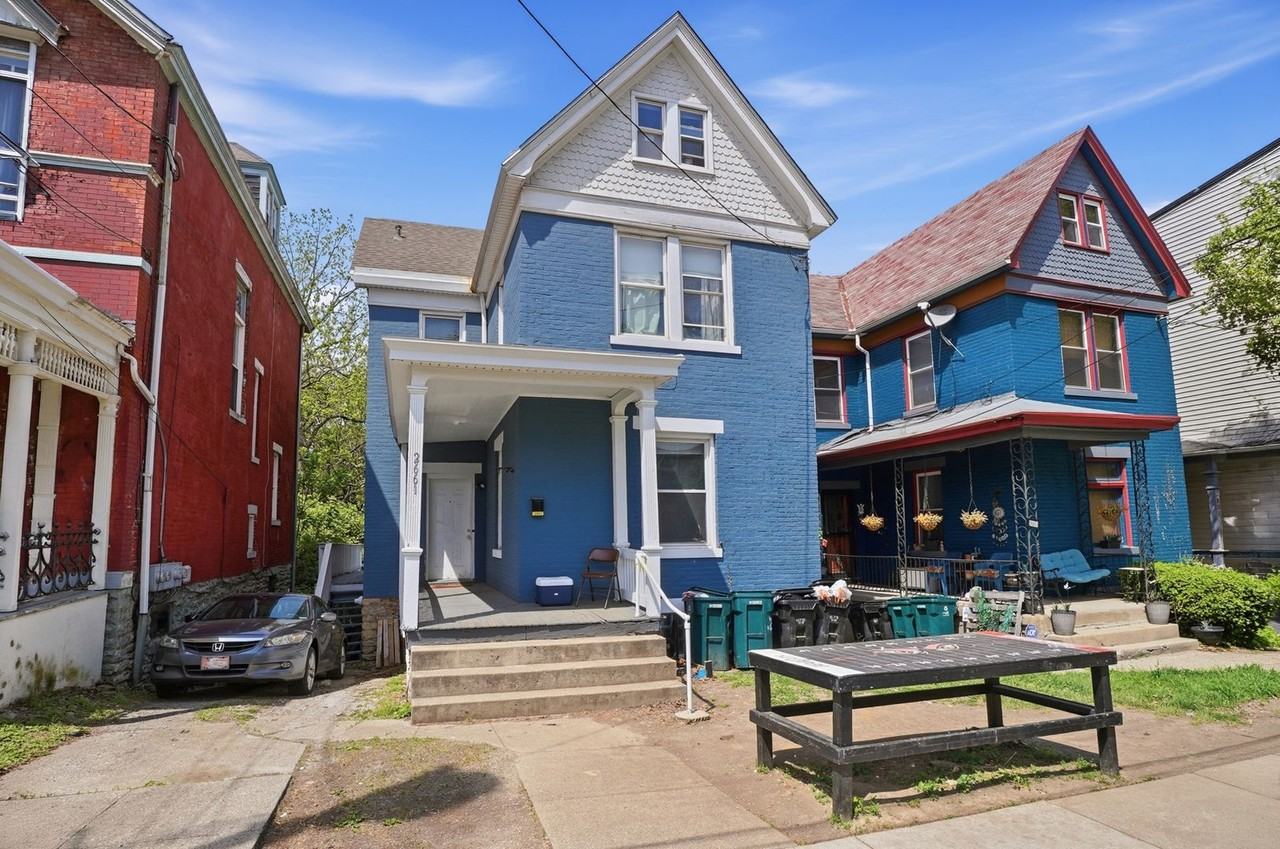 2661 Bellevue Ave - Photo 4 of 44