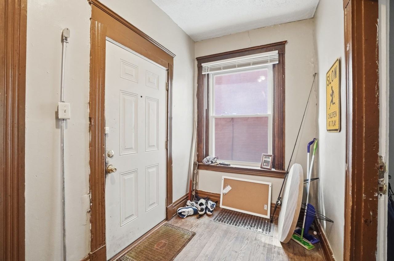 2661 Bellevue Ave - Photo 6 of 44
