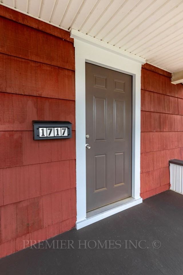 1717 Saint Elmo Ave Ne - Photo 4 of 16
