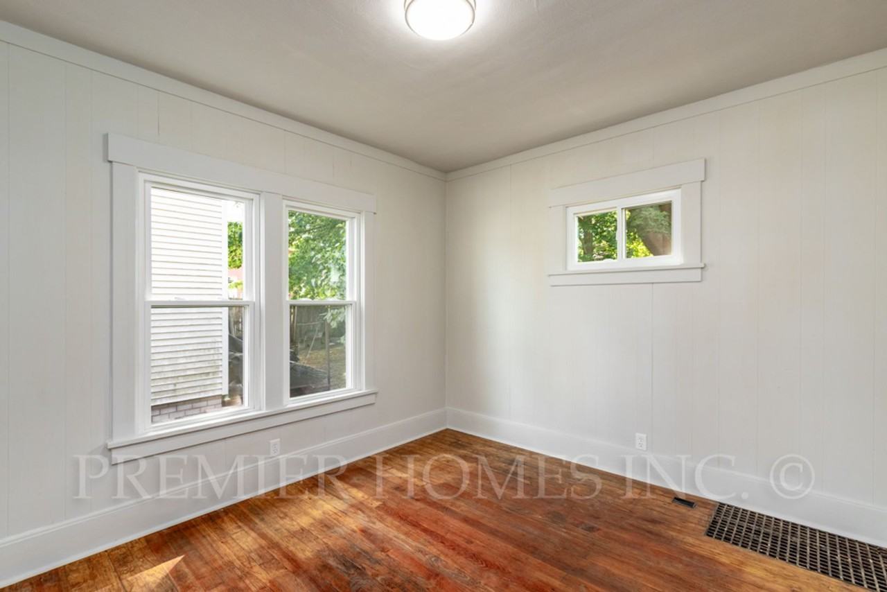 1717 Saint Elmo Ave Ne - Photo 7 of 16