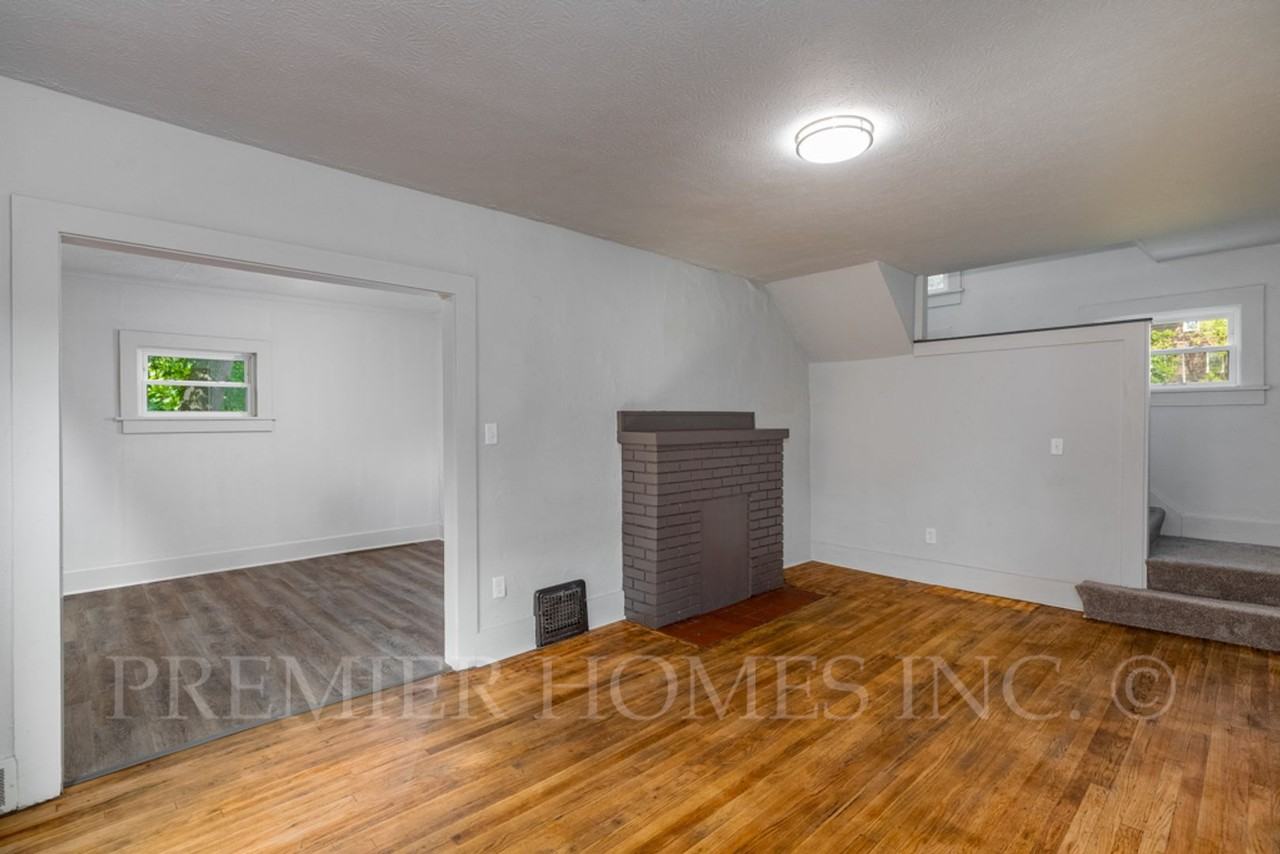 2207 4th St Ne - Photo 6 of 17