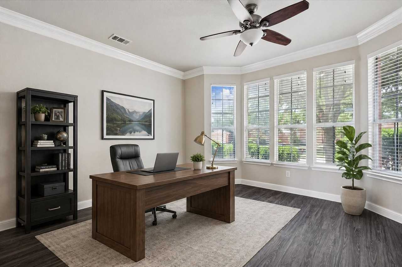 708 San Antonio Trl - Photo 5 of 38