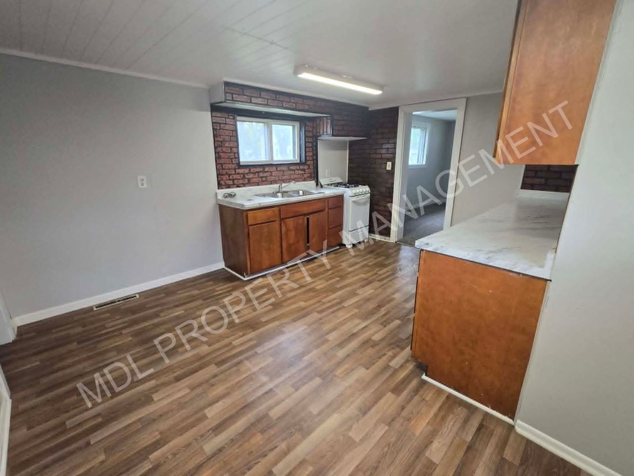 1402 Cass St - Photo 2 of 16