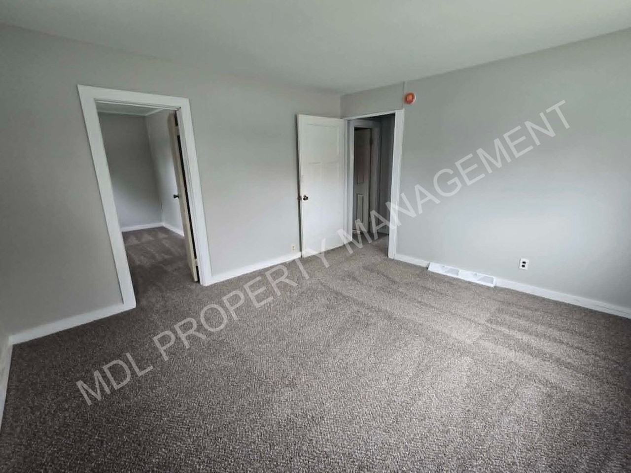 1402 Cass St - Photo 3 of 16