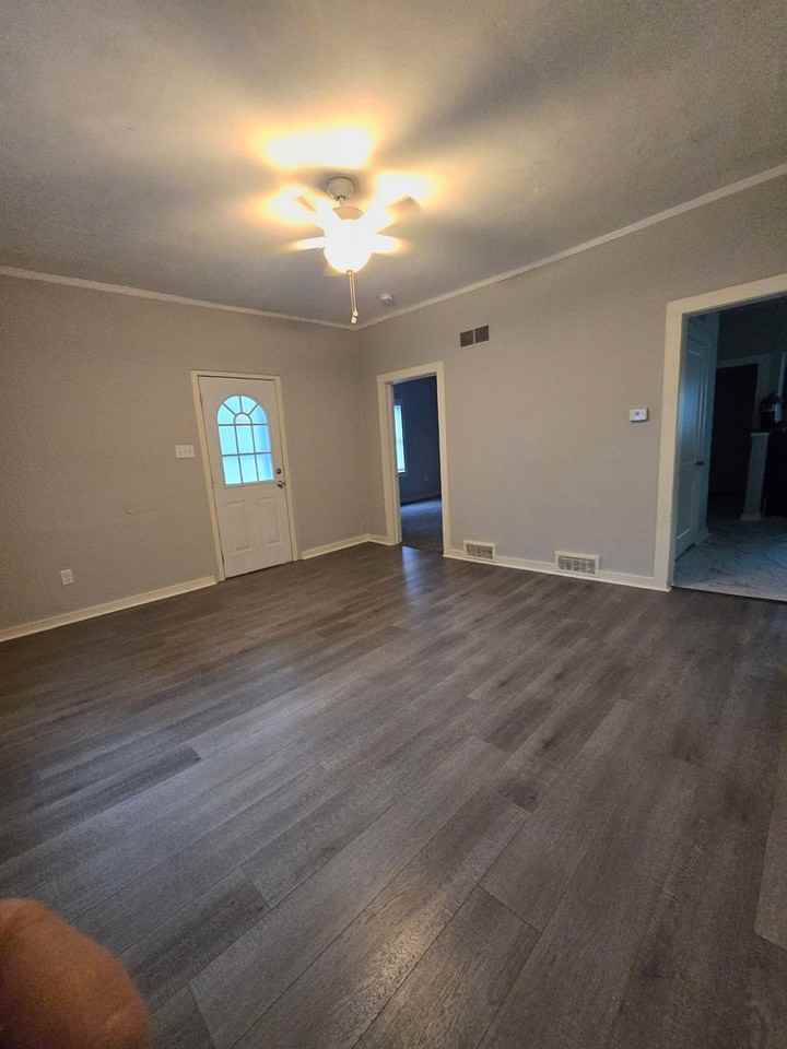 813 Wilkes Blvd - Photo 2 of 8