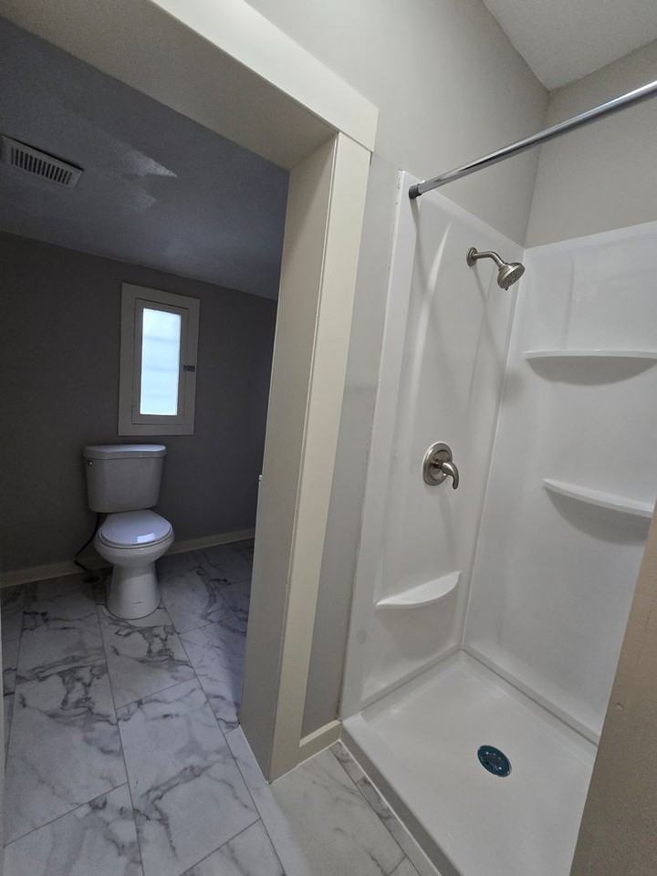 813 Wilkes Blvd - Photo 4 of 8