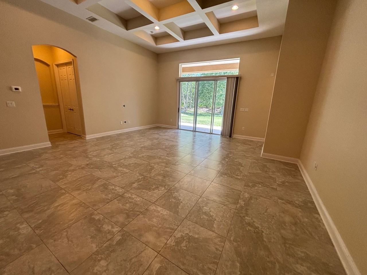 157 Cloisterbane Dr - Photo 4 of 38