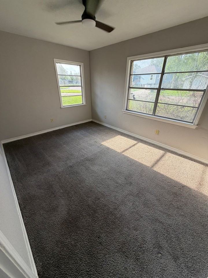 5340 Bettes Ln - Photo 6 of 10