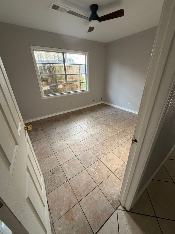 5340 Bettes Ln - Photo 7 of 10