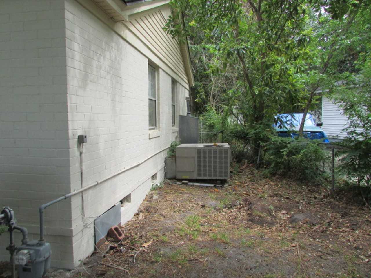 424 Sanders Dr - Photo 2 of 22